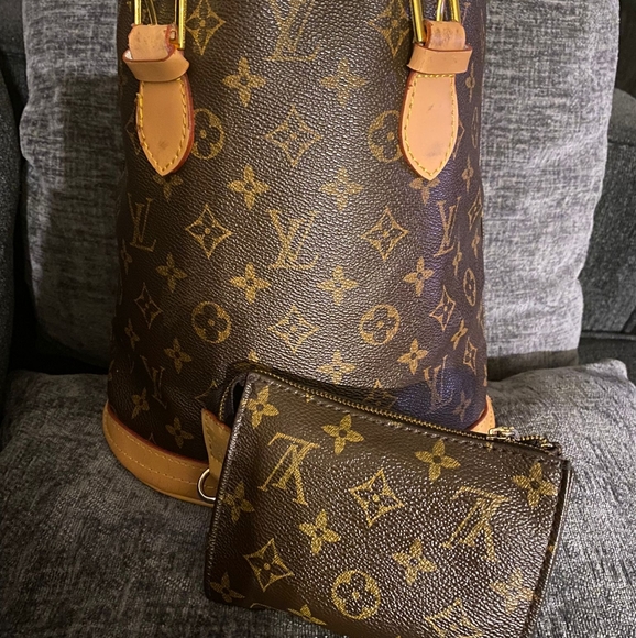 Pre loved vintage handbags - Picture 2 of 4